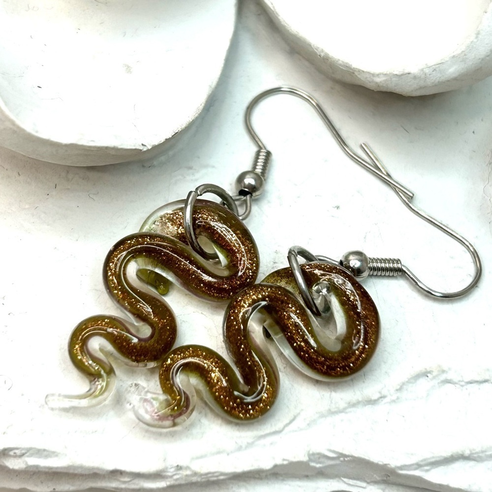 Glass Snake Earrings Gold Sparkle - Picture 4 of 5
